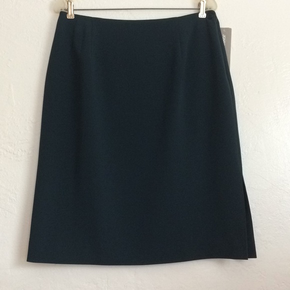 Jones New York classic forest green skirt for work - Picture 2 of 8